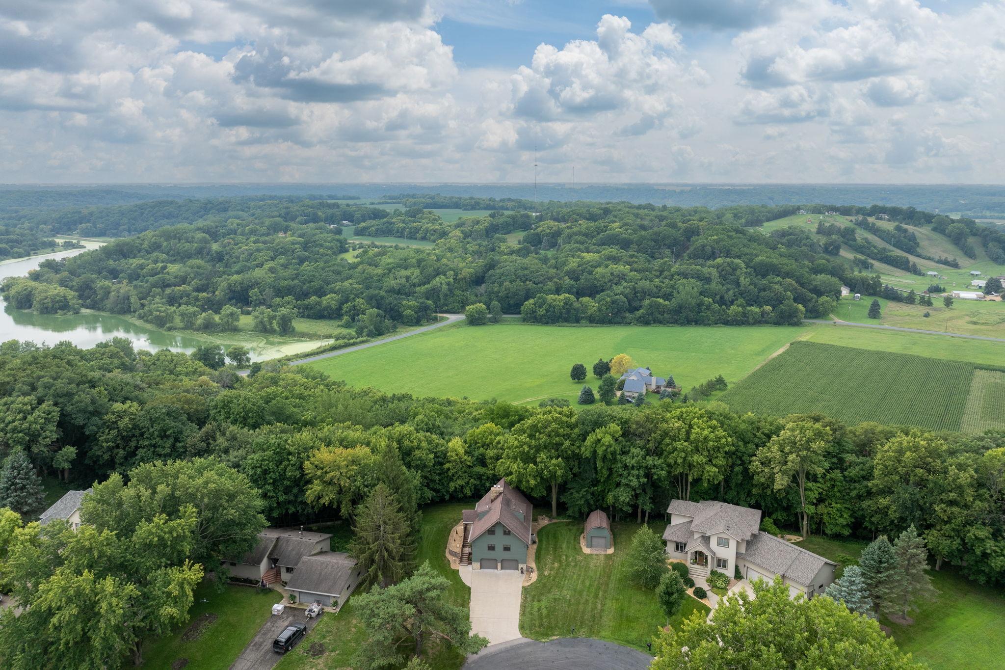 61-web-or-mls-314-meadow-woods-dr.jpg