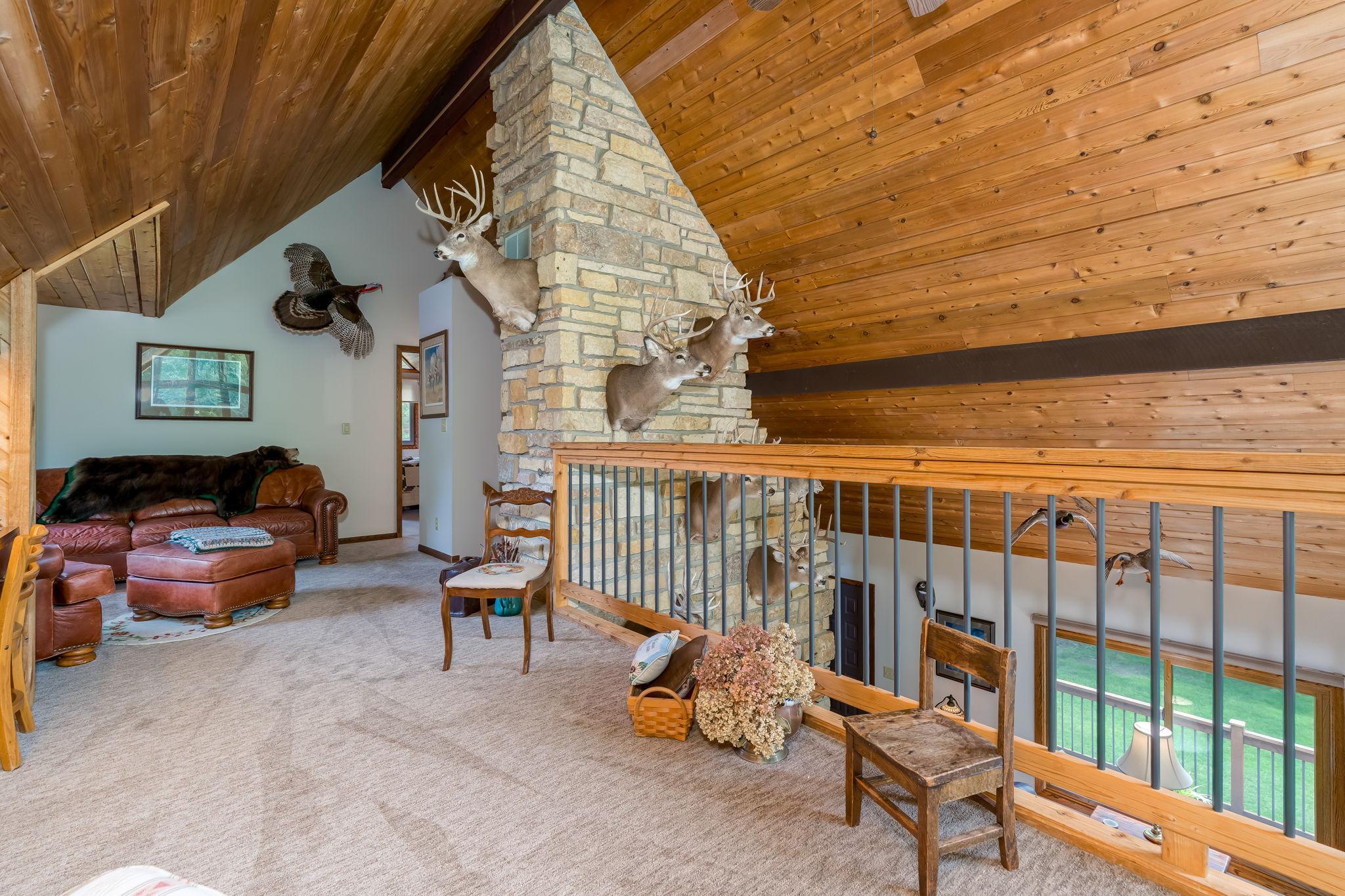 32-web-or-mls-314-meadow-woods-dr.jpg