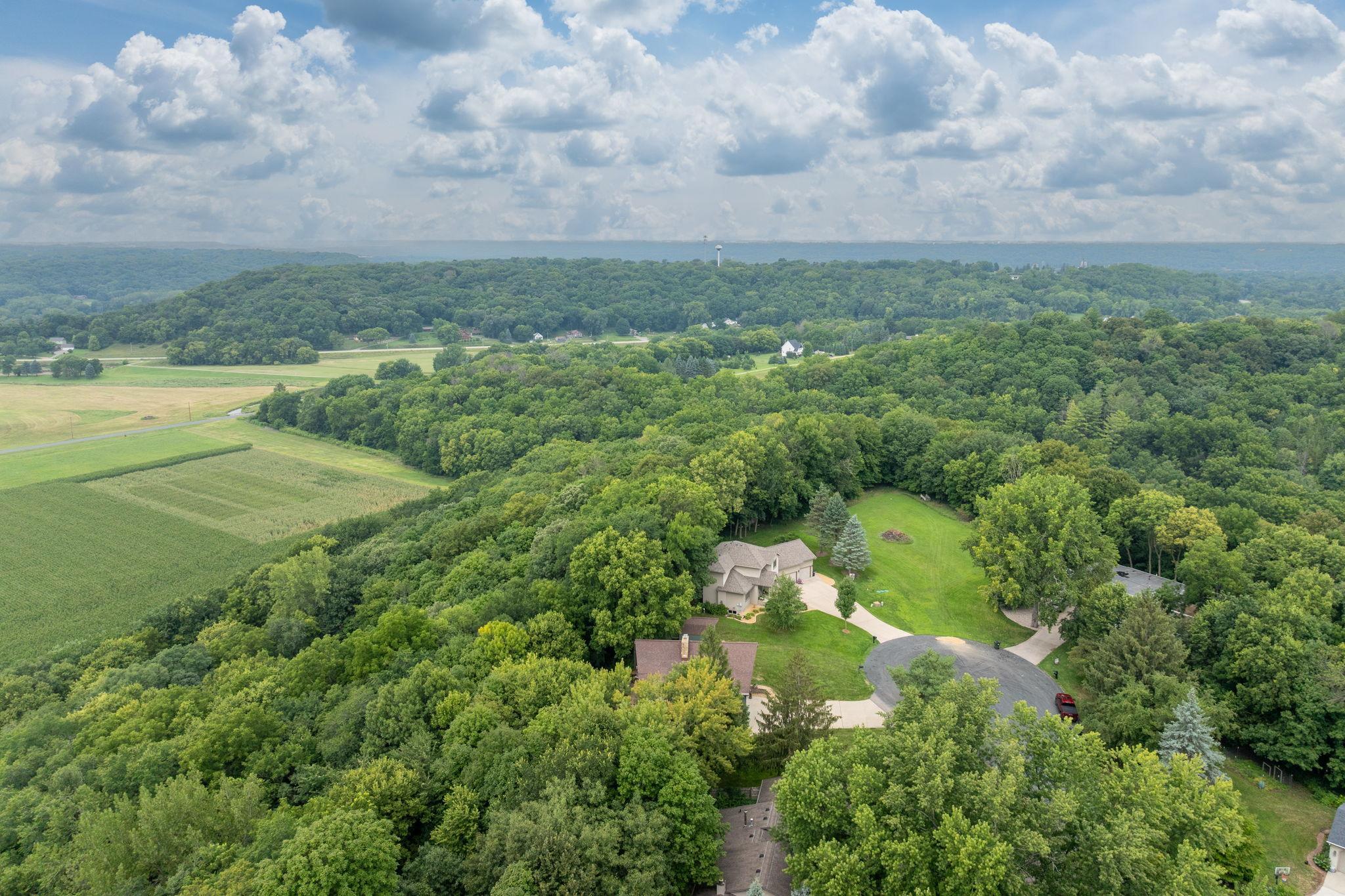 64-web-or-mls-314-meadow-woods-dr.jpg