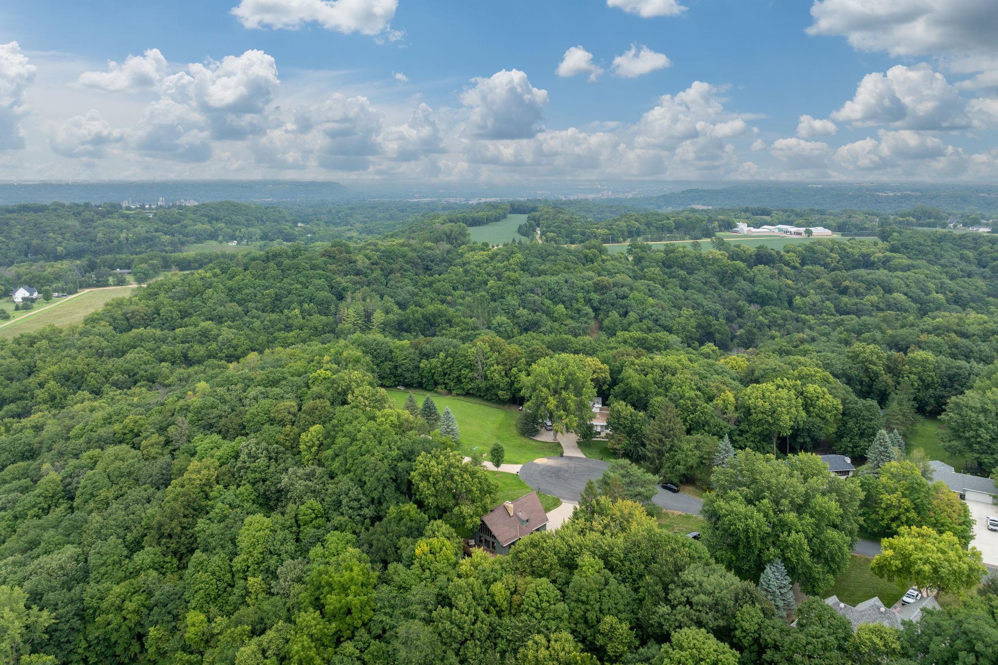 66-web-or-mls-314-meadow-woods-dr.jpg