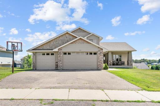 930 Aspen Circle, Watertown, MN 55388