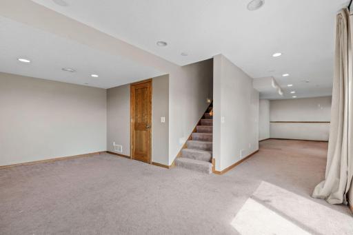930 Aspen Circle, Watertown, MN 55388