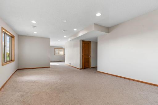 930 Aspen Circle, Watertown, MN 55388