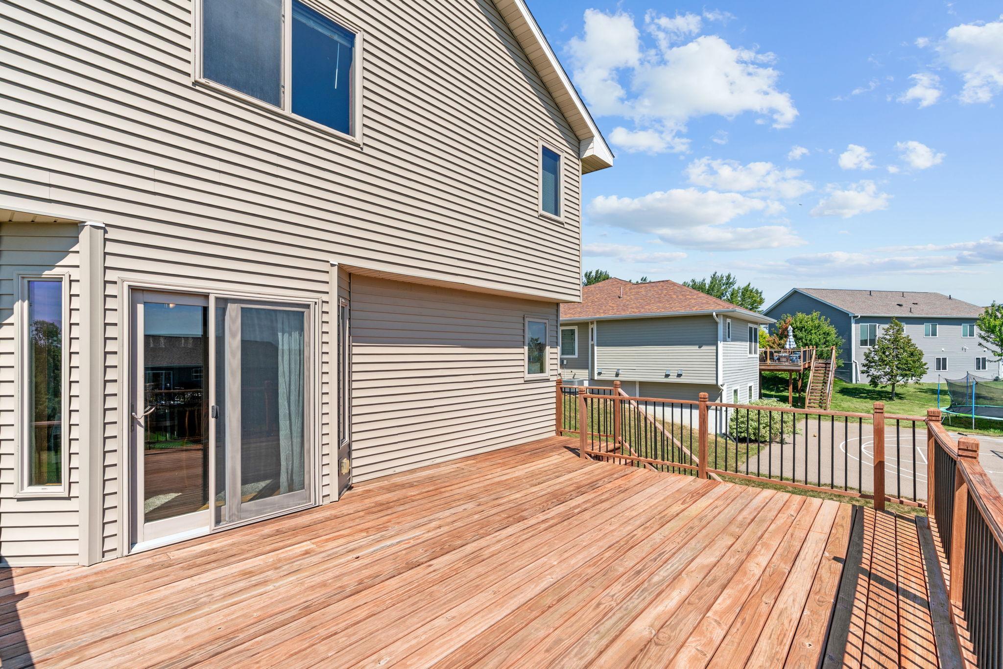 10-web-or-mls-930 Aspen Cir-10.jpg