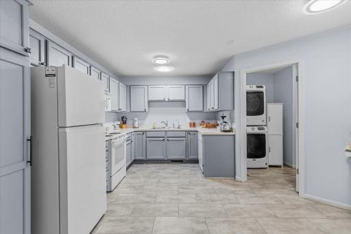 7856 Heinbuch Trail, Woodbury, MN 55125