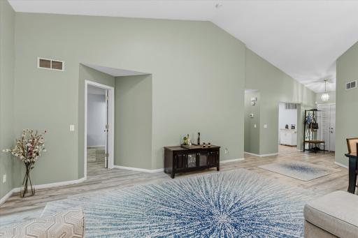 7856 Heinbuch Trail, Woodbury, MN 55125