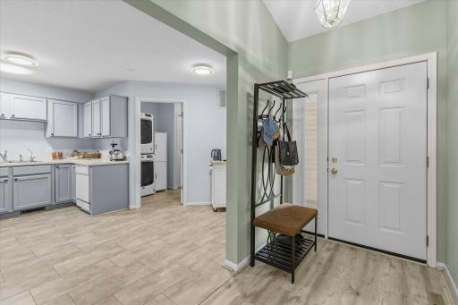 7856 Heinbuch Trail, Woodbury, MN 55125