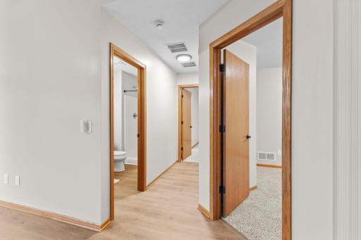 32-web-or-mls-8488 Powers Pl -154.jpg