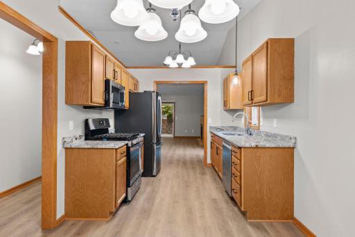 20-web-or-mls-8488 Powers Pl -59.jpg