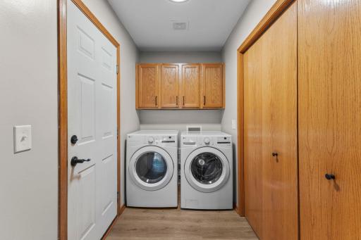 27-web-or-mls-8488 Powers Pl -129.jpg