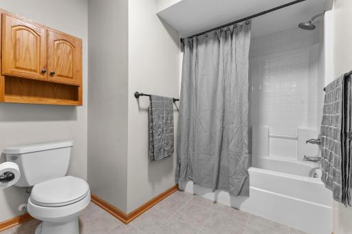 41-web-or-mls-8488 Powers Pl -199.jpg
