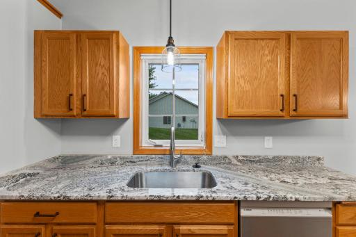23-web-or-mls-8488 Powers Pl -74.jpg