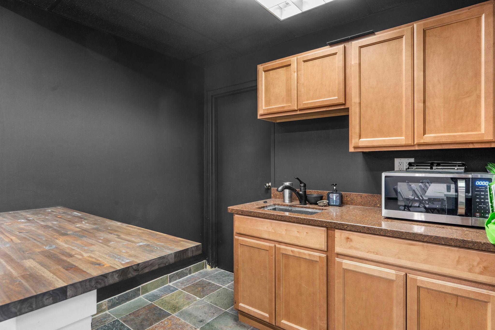 27-web-or-mls-1620 W 98th St-108.jpg