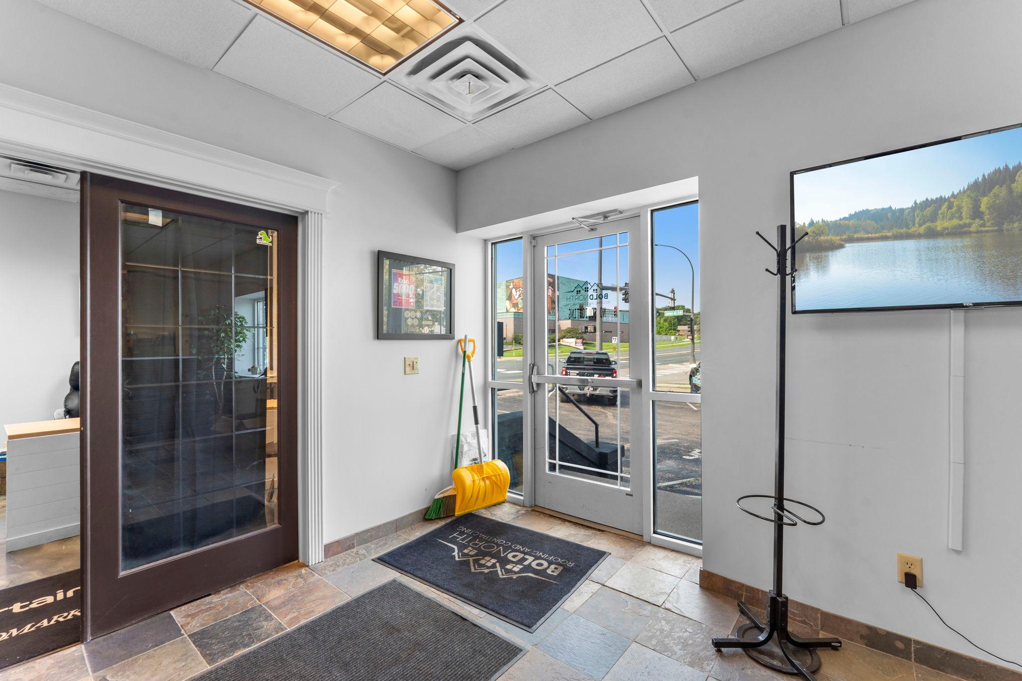 6-web-or-mls-1620 W 98th St-3.jpg