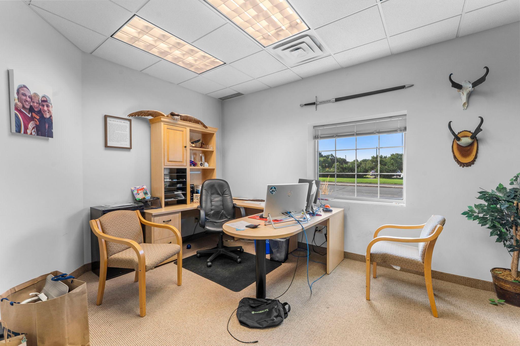 12-web-or-mls-1620 W 98th St-33.jpg