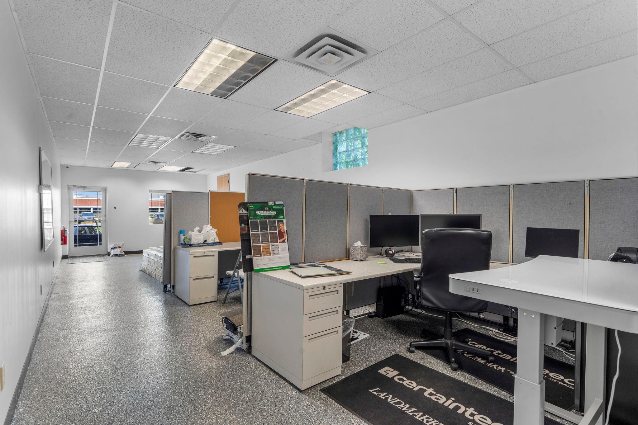 21-web-or-mls-1620 W 98th St-78.jpg