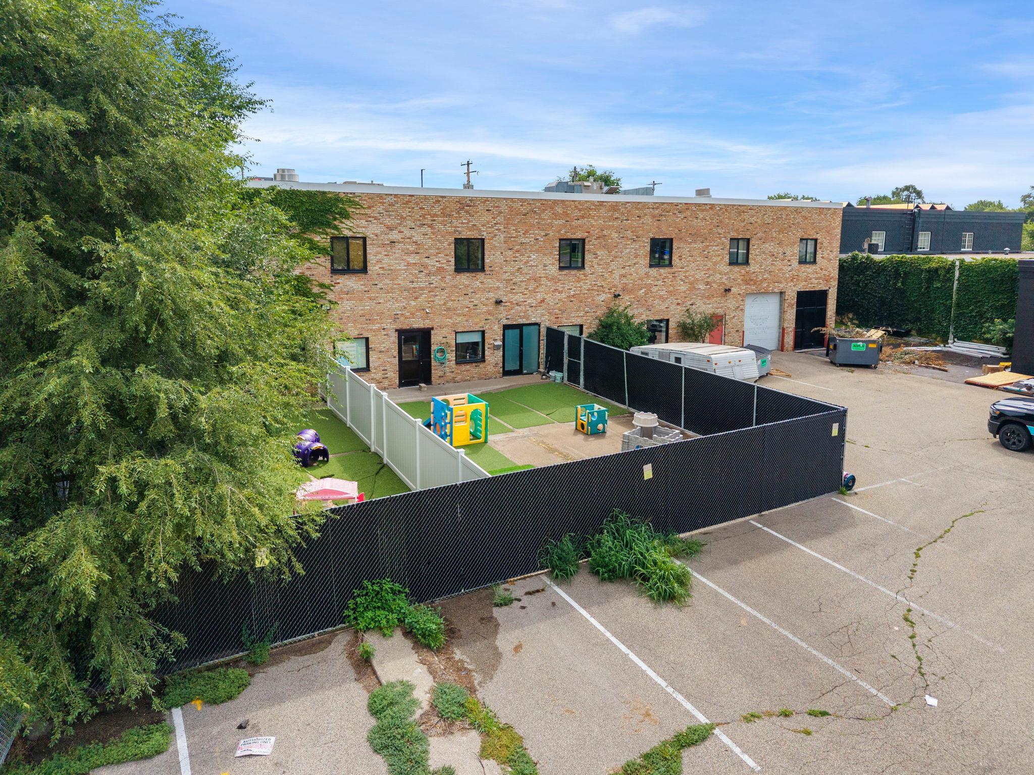 112-web-or-mls-1620 W 98th St-503.jpg