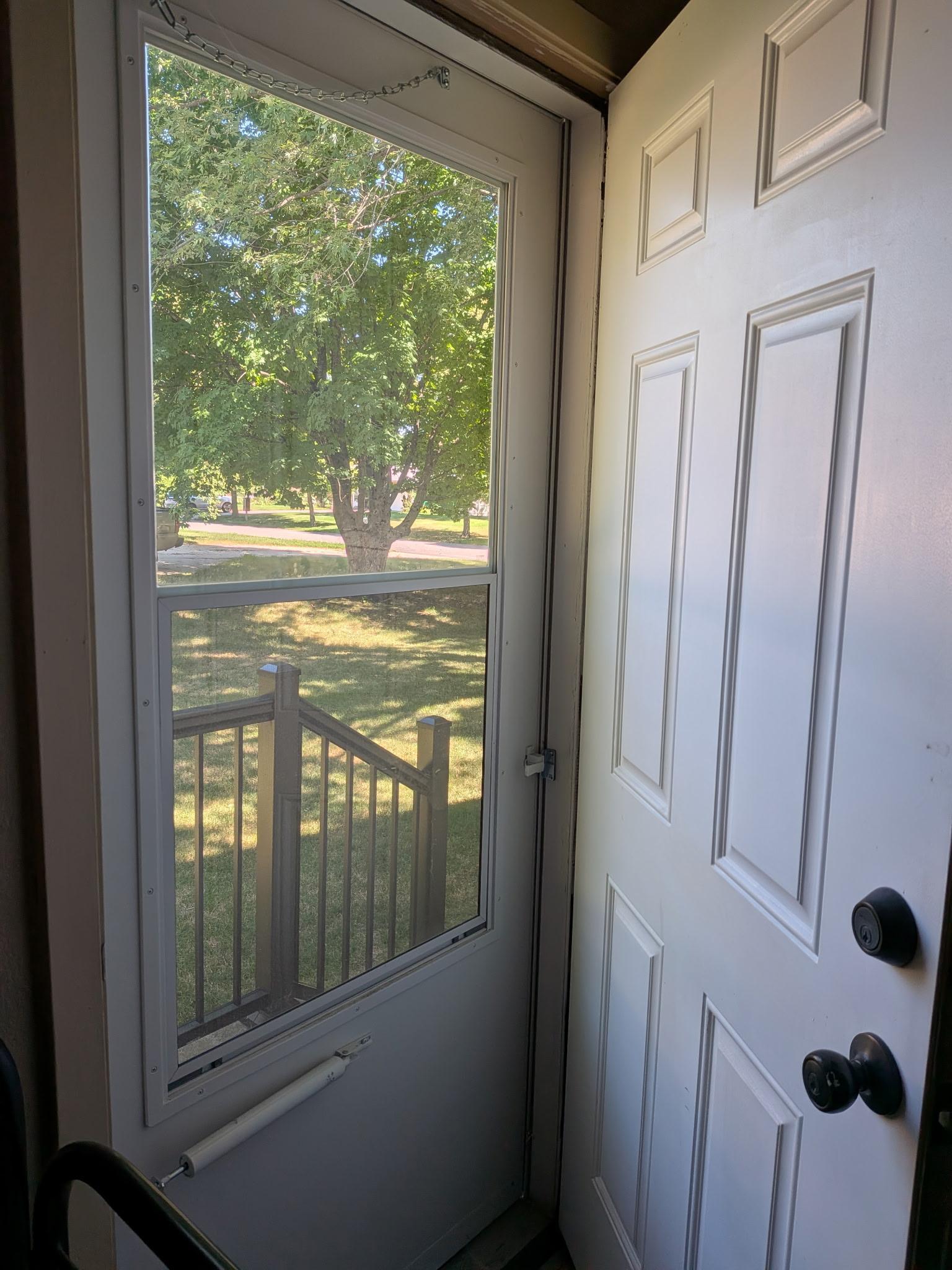 front door int