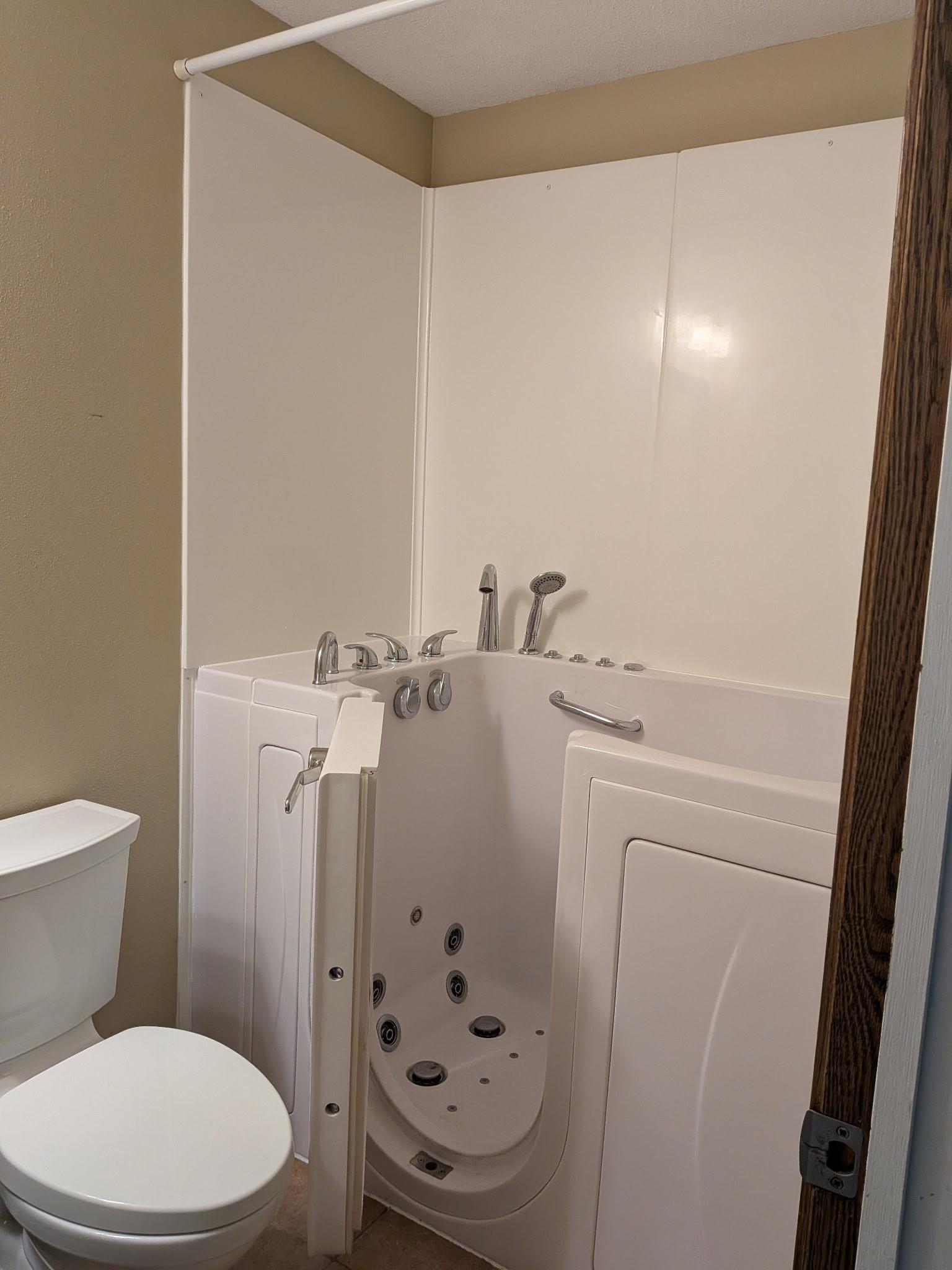 walk-in tub