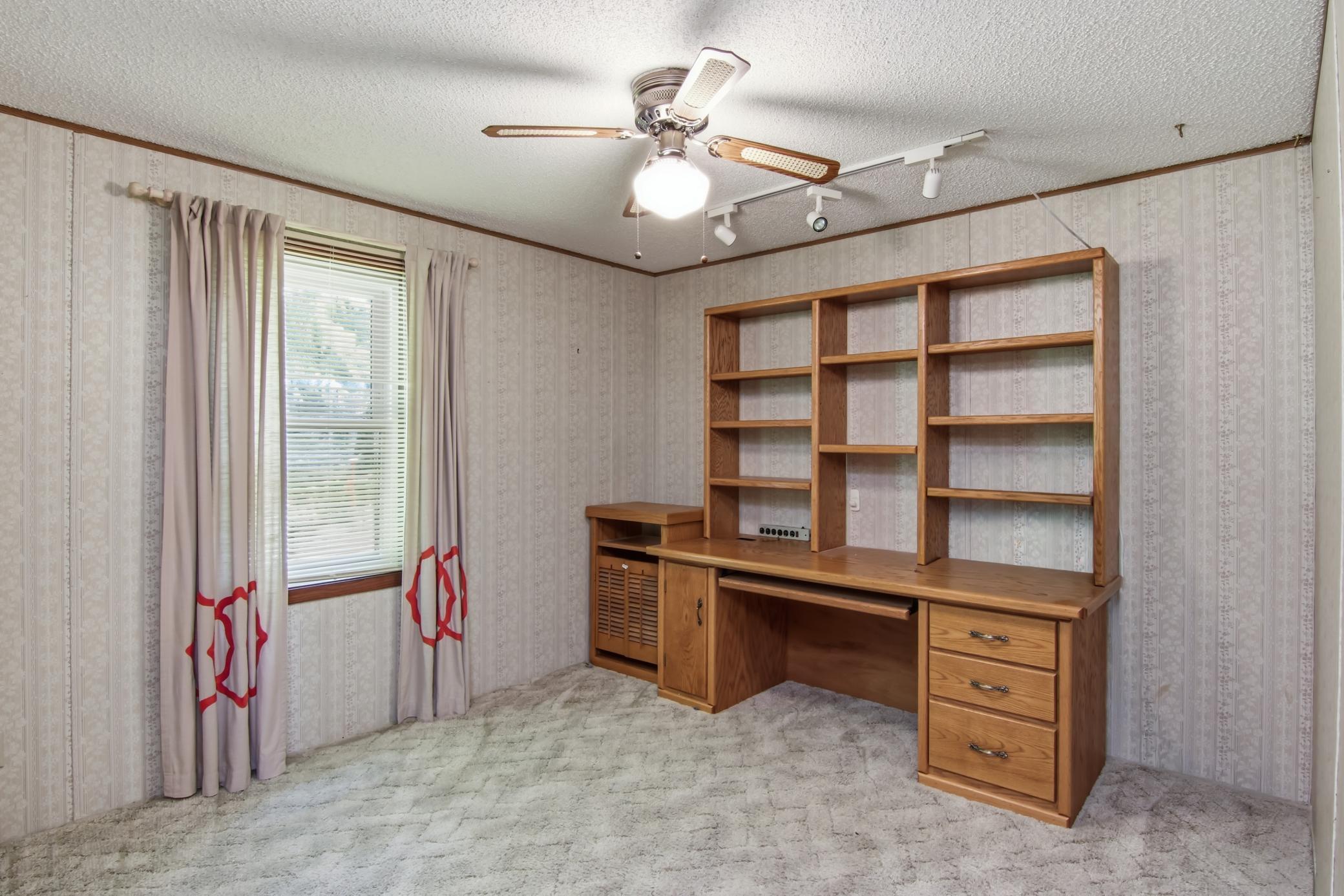 10-MainLevelBedroom-2-1-jpg.jpg