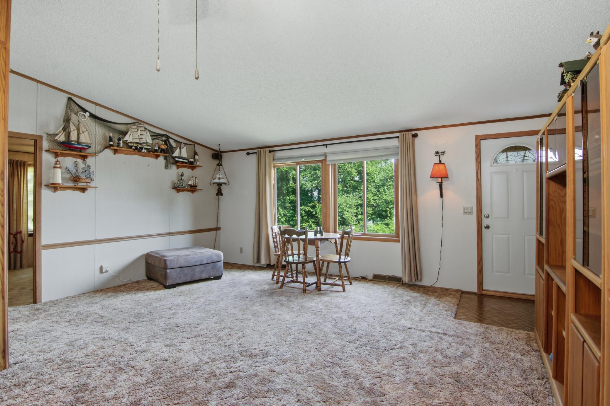 02-LivingRoom-1-jpg.jpg