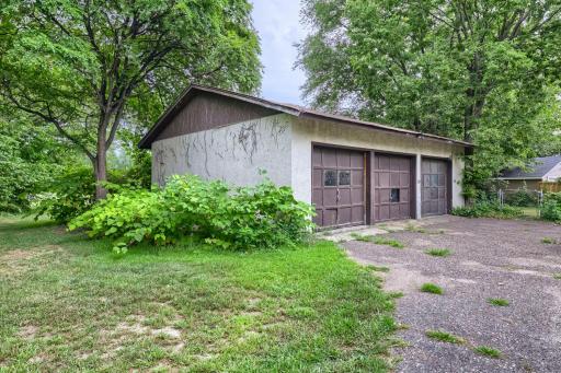 3 car garage