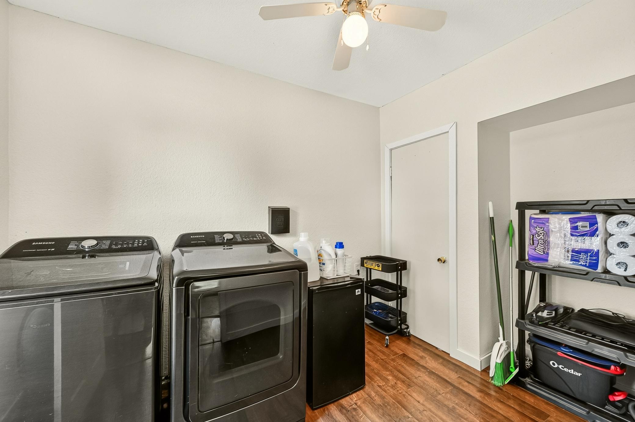 Optional 3rd bedroom, current laundry