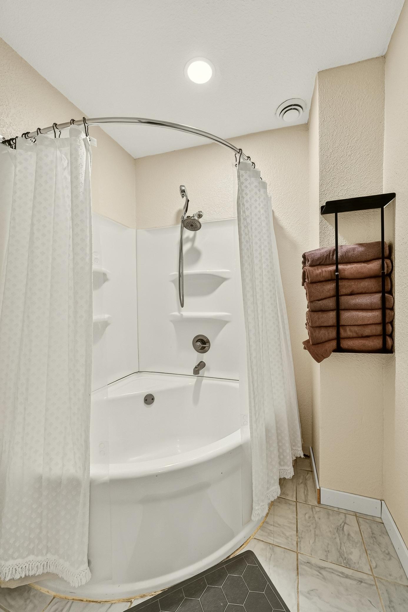 upper bath shower.jpg