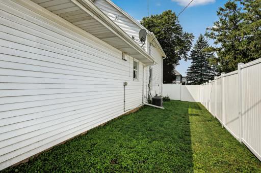 103 4th St SW, Stewartville, MN 55976