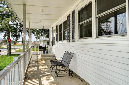 103 4th St SW, Stewartville, MN 55976