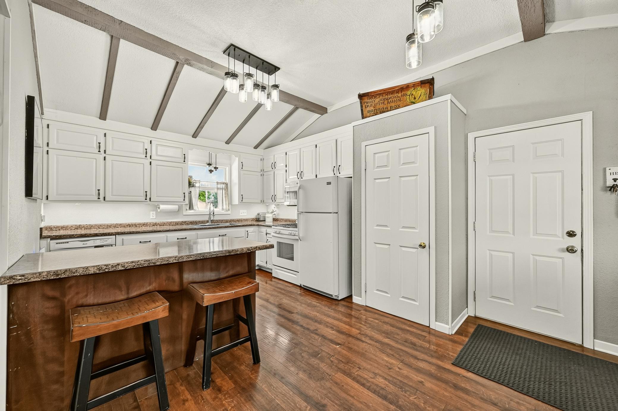 kitchen good view.jpg