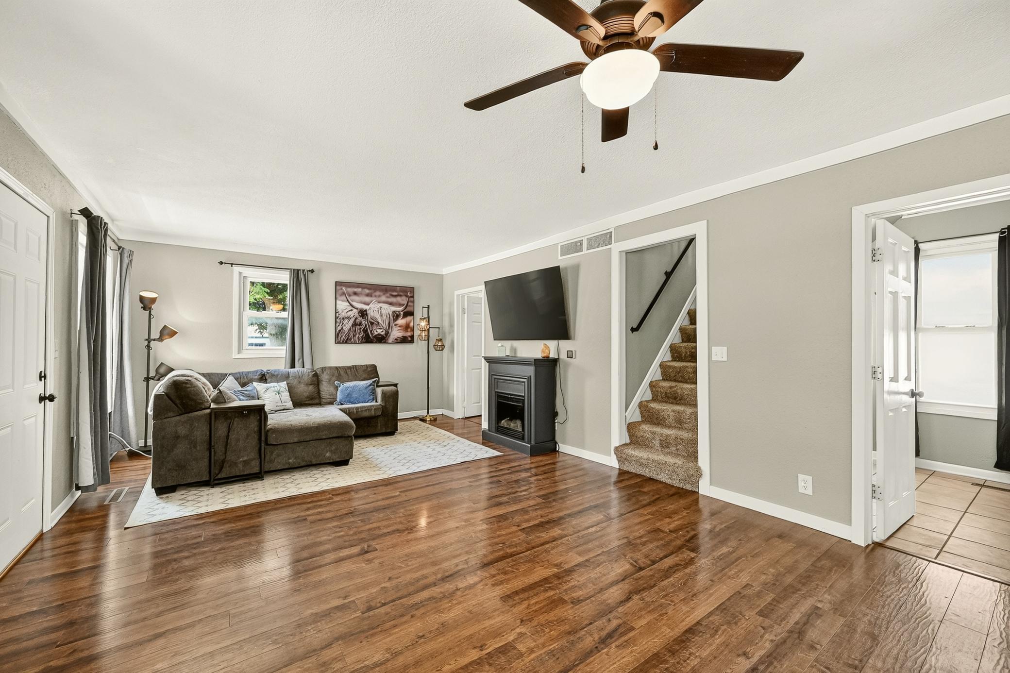 family room 2.jpg