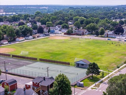 Roosevelt Field Park