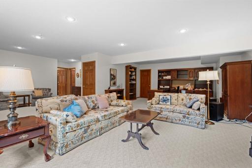 28-web-or-mls-232-wildflower-ct.jpg