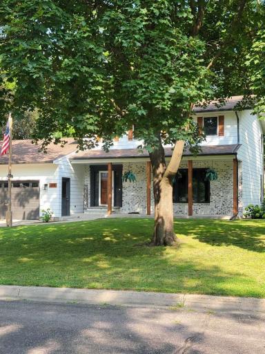210 Interwood Drive, Glencoe, MN 55336