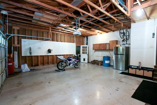 210 Interwood Drive, Glencoe, MN 55336
