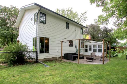 210 Interwood Drive, Glencoe, MN 55336