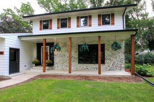 210 Interwood Drive, Glencoe, MN 55336