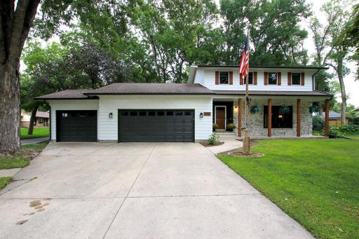 210 Interwood Drive, Glencoe, MN 55336