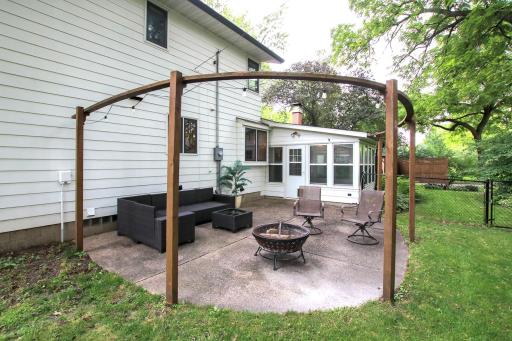 210 Interwood Drive, Glencoe, MN 55336