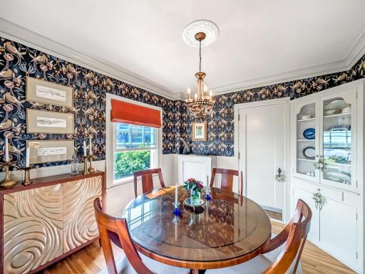 Your own sideboard would bring your personal touch to this room!