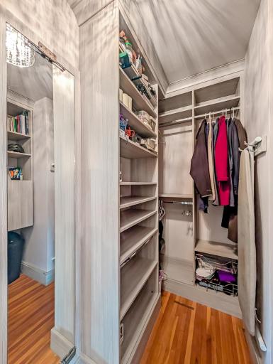 So much convenient storage space!