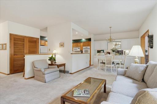 1900 Victoria Road S, J, Mendota Heights, MN 55118