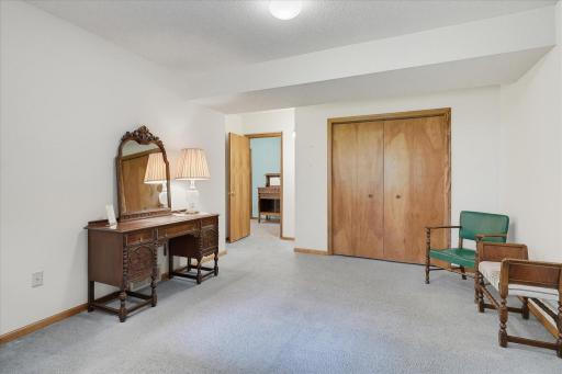 1900 Victoria Road S, J, Mendota Heights, MN 55118