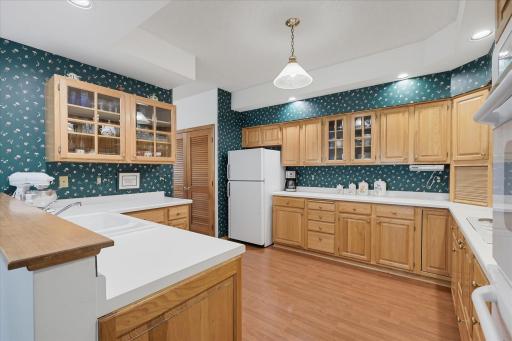 1900 Victoria Road S, J, Mendota Heights, MN 55118