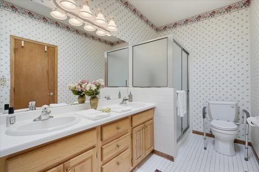 1900 Victoria Road S, J, Mendota Heights, MN 55118