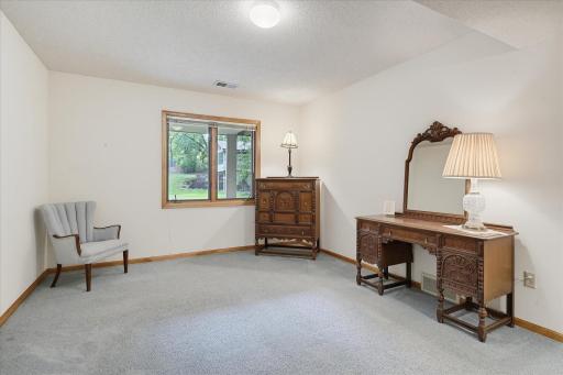 1900 Victoria Road S, J, Mendota Heights, MN 55118