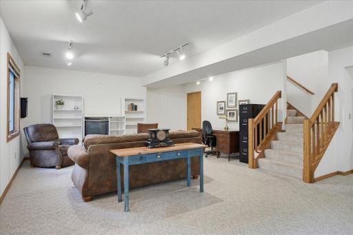 1900 Victoria Road S, J, Mendota Heights, MN 55118