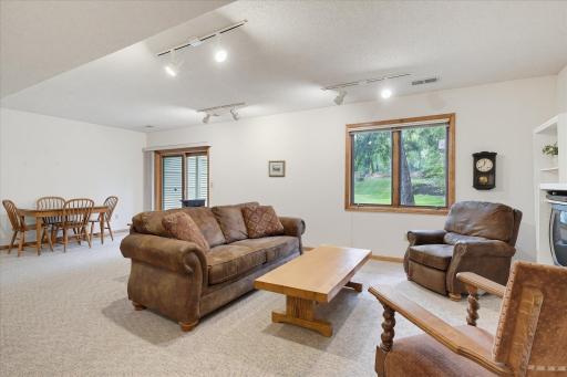 1900 Victoria Road S, J, Mendota Heights, MN 55118