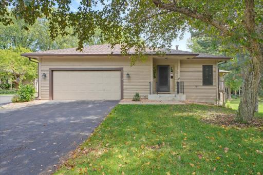 1900 Victoria Road S, J, Mendota Heights, MN 55118